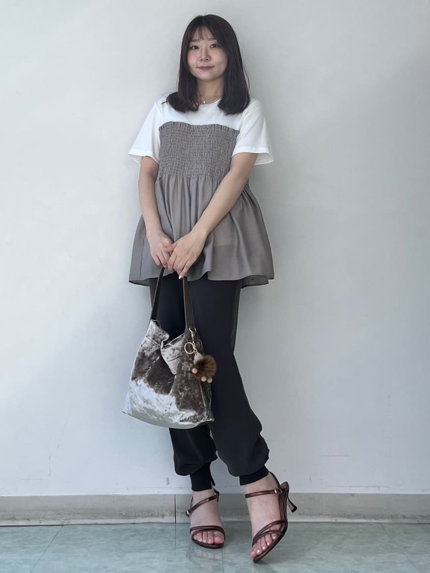 KAHOさんの「UNTITLED｜【コットン100/洗える/Tシャツ】シャーリングドッキングペプラム」を使ったコーディネート