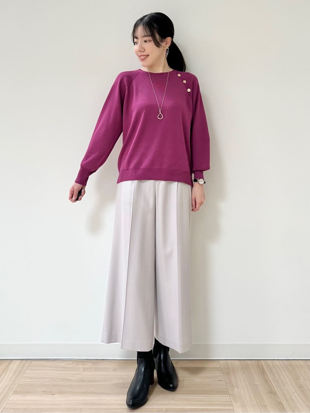 Momoさんの「Reflect｜【ゆったり着られる◎】ラグランスリーブニット」を使ったコーディネート