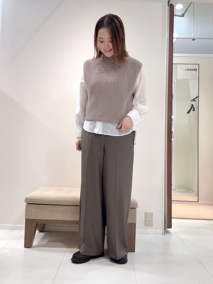 YUIさんの「UNTITLED｜【レイヤード/前ボタン】2WAYニットベスト」を使ったコーディネート
