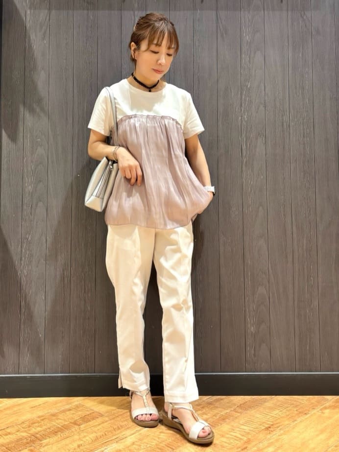 meiさんの「SHOO･LA･RUE｜【S-LL/ひんやり】きれいめにもカジュアルにも サブリナパンツ」を使ったコーディネート
