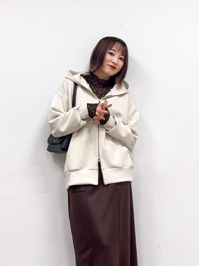 𝐜𝐡𝐢𝐤𝐚さんの「SHOO･LA･RUE｜【S-LL】上品なレースハイネックトップス」を使ったコーディネート