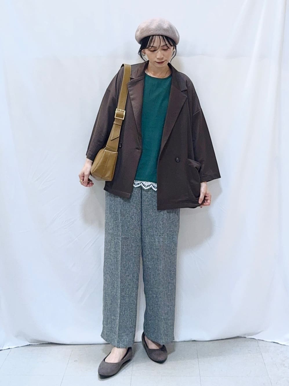 𝐇𝐢𝐫𝐨𝐦𝐢さんの「SHOO･LA･RUE｜【S-LL/ひんやり】さらっとしたタッチが心地よい ダブルブレストジャケット」を使ったコーディネート