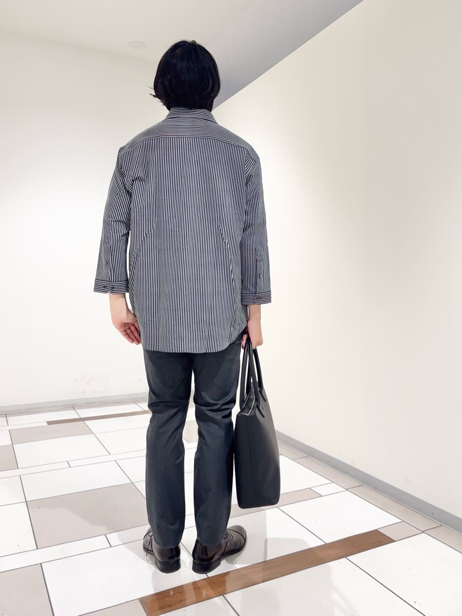 及川さんの「TAKEO KIKUCHI｜【Made in JAPAN】播州織 ヘリンボン ストレート パンツ」を使ったコーディネート