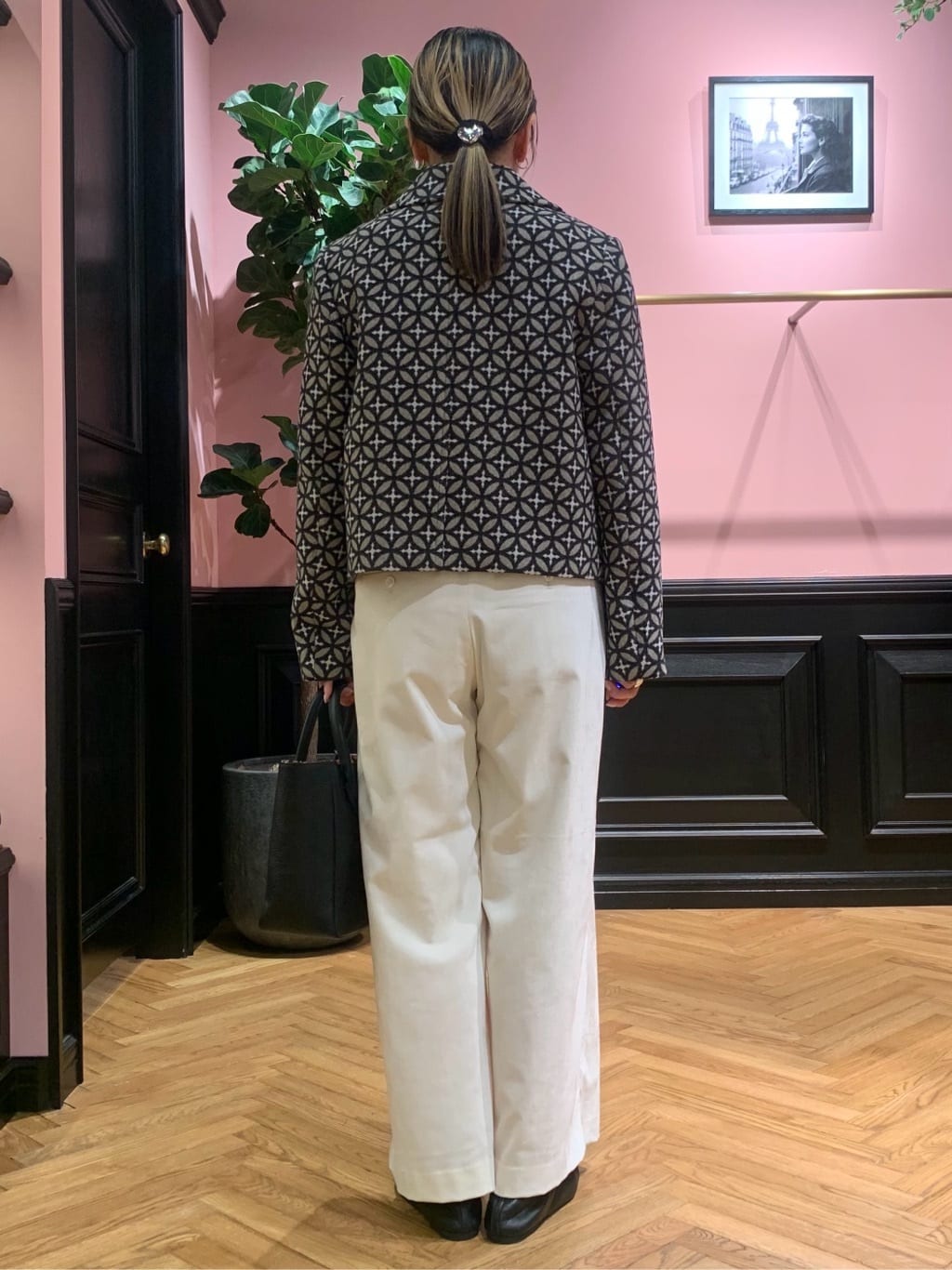 SAKAIさんの「DRESSTERIOR｜ソフト別珍イージーパンツ」を使ったコーディネート