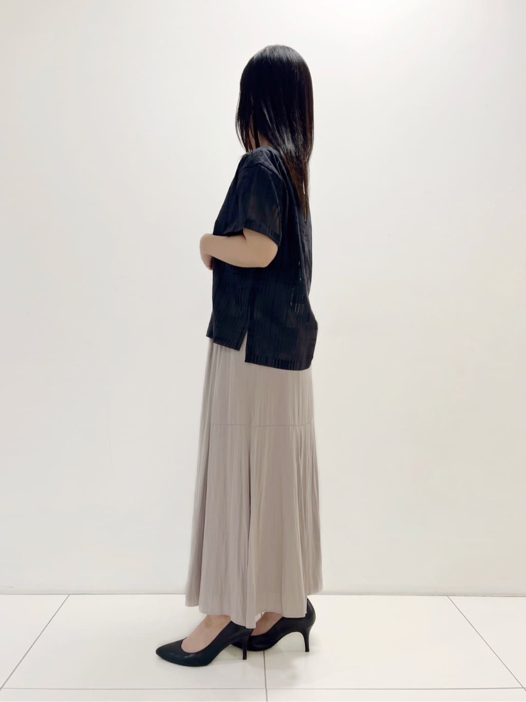 Ukiさんの「UNTITLED｜【セットアップ可/エレガント】シアーチェックTブラウス」を使ったコーディネート