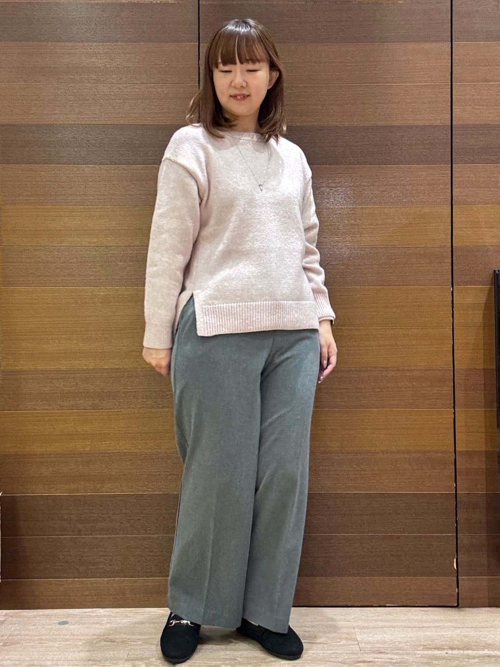 yumeさんの「OPAQUE.CLIP｜リラクシークルーネックニット【洗濯機OK】」を使ったコーディネート