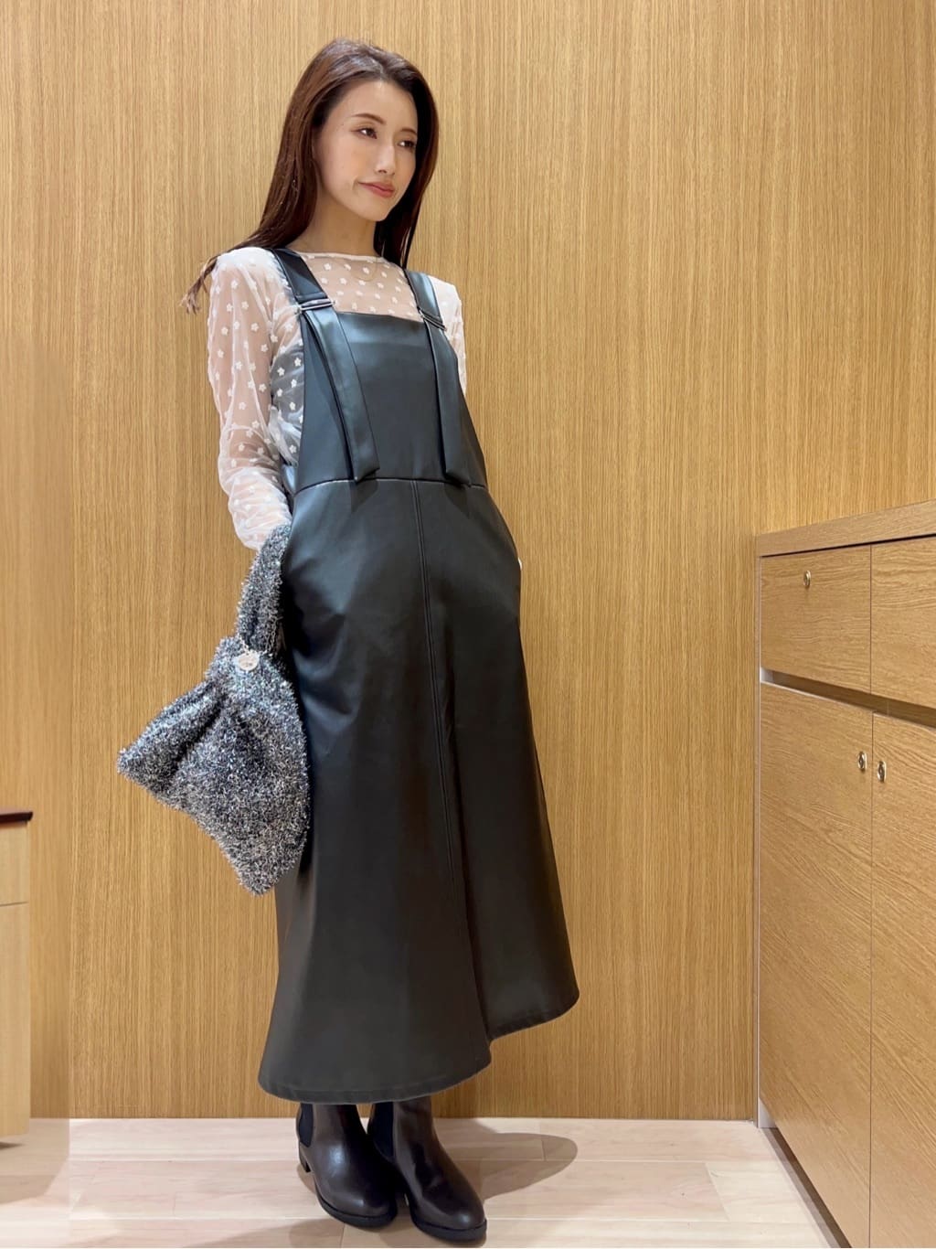 maiさんの「OPAQUE.CLIP｜チュールフラワー刺繍シアートップス【洗濯機OK】」を使ったコーディネート