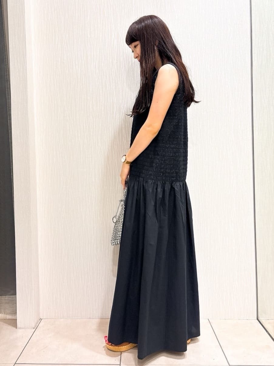 SAHOさんの「UNTITLED｜メタリックメッシュトート」を使ったコーディネート