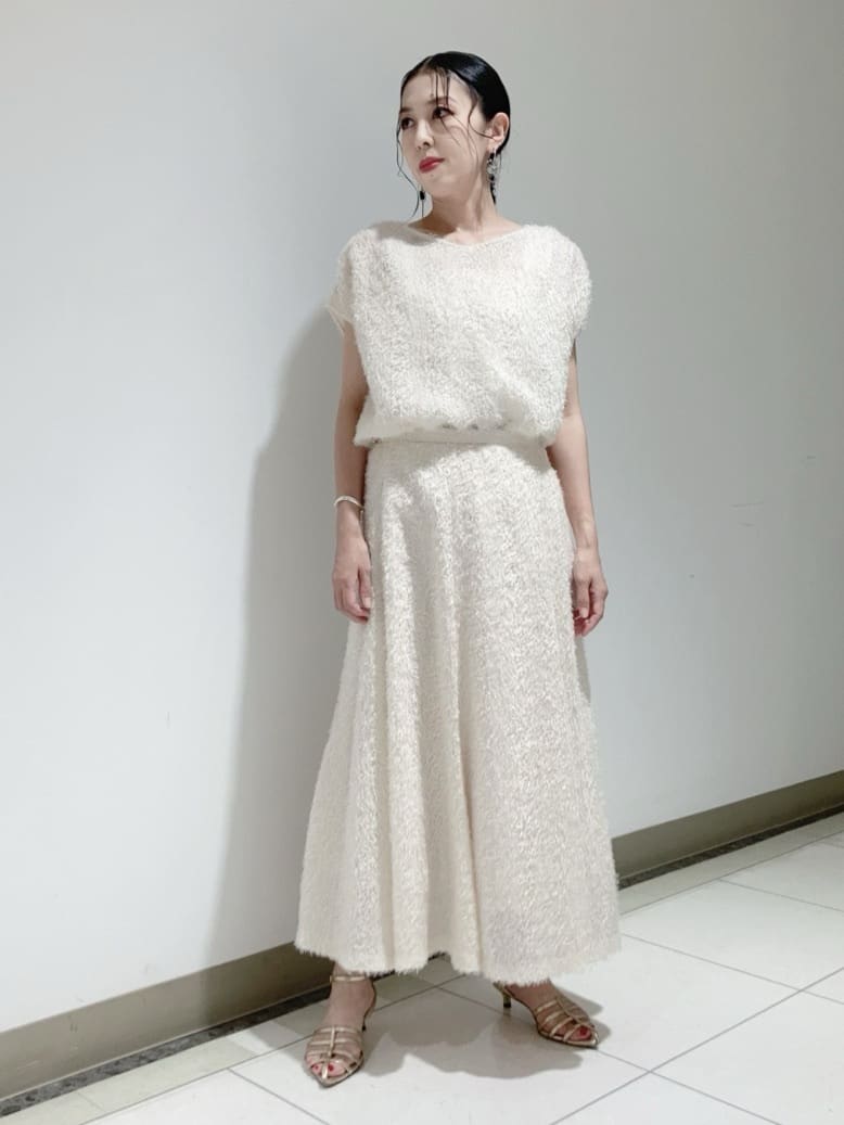 環さんの「UNTITLED｜【セットアップ可/洗える】フェザーフレンチスリーブブラウス」を使ったコーディネート
