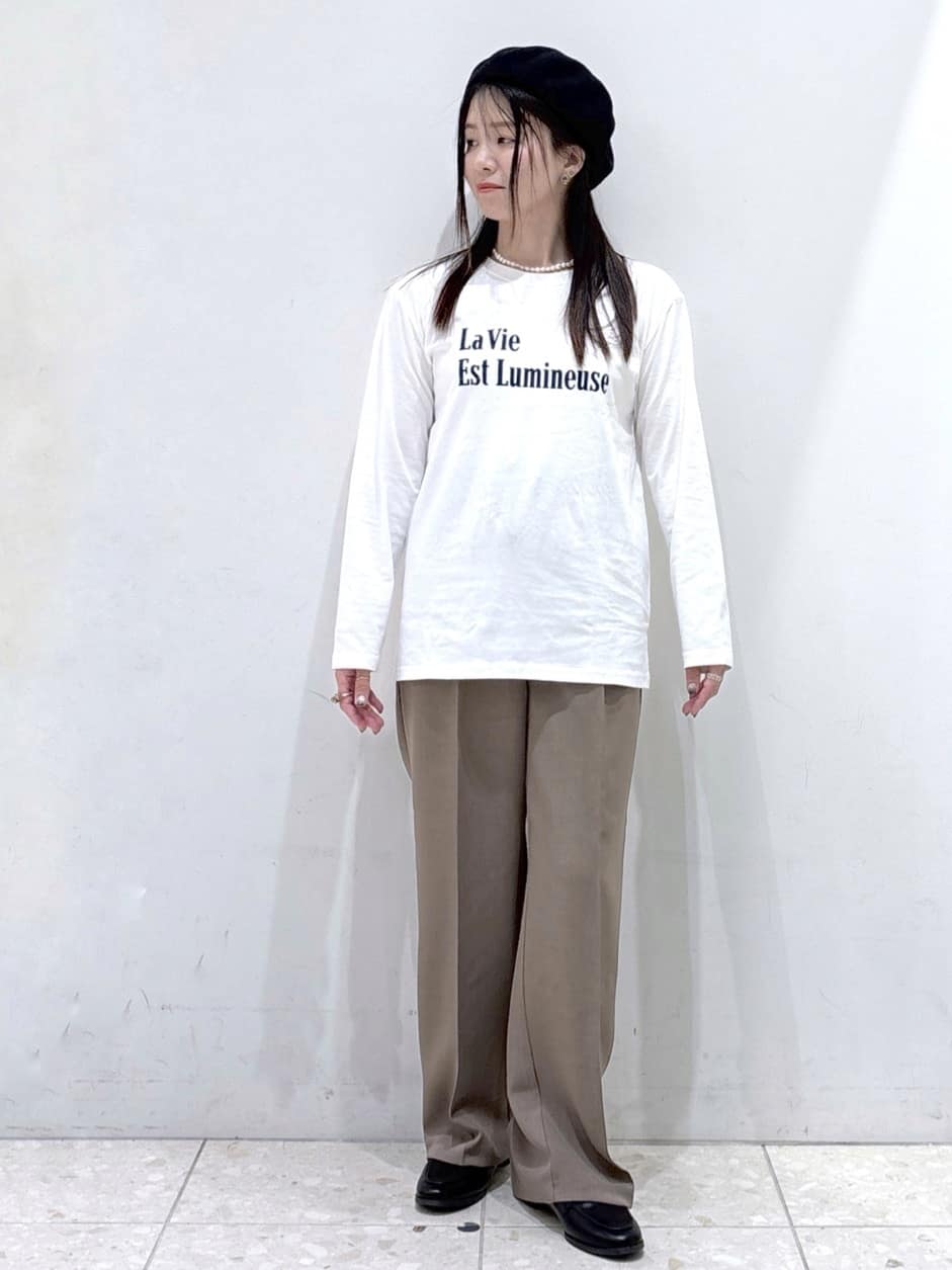 mameさんの「OPAQUE.CLIP｜ロングロゴTシャツ【洗濯機OK】」を使ったコーディネート