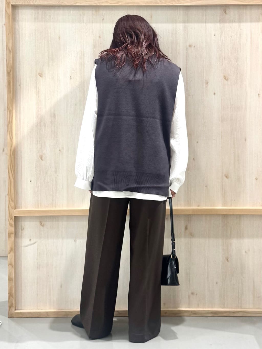 nanaさんの「THE SHOP TK｜【春まで着られる】ニットベスト＆ブラウスセット/洗濯機OK」を使ったコーディネート
