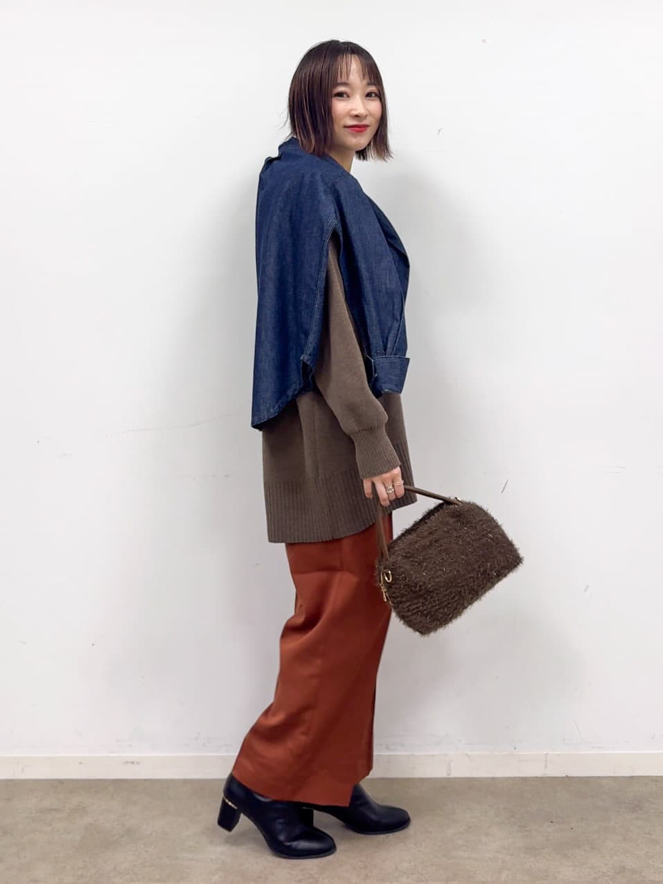 𝐜𝐡𝐢𝐤𝐚さんの「SHOO･LA･RUE｜【洗濯機可/S-LL/高レビュー】上品シルエットで美しい イージーワイドパンツ」を使ったコーディネート
