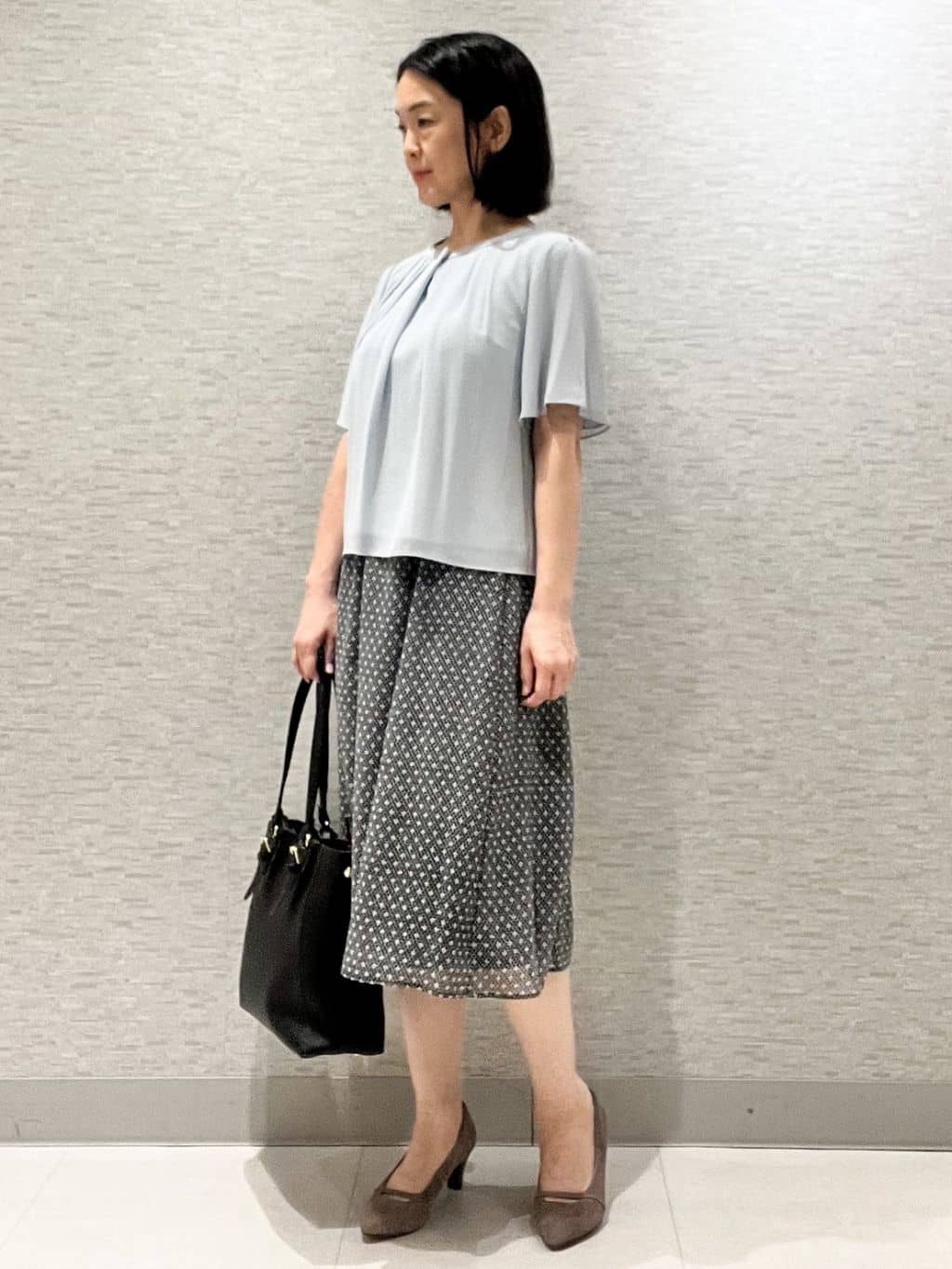 marikoさんの「Reflect｜【一枚着で着映え◎／ジャケットのインナーにも】フロント開きブラウス」を使ったコーディネート