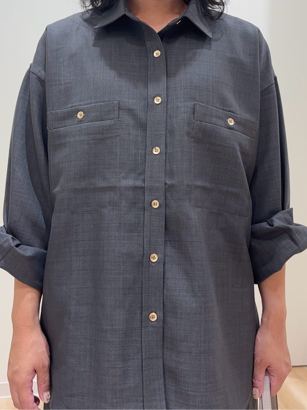 miraiさんの「grove｜【カセット服/選べる着丈】洗濯機で洗えるオーバーシャツ」を使ったコーディネート