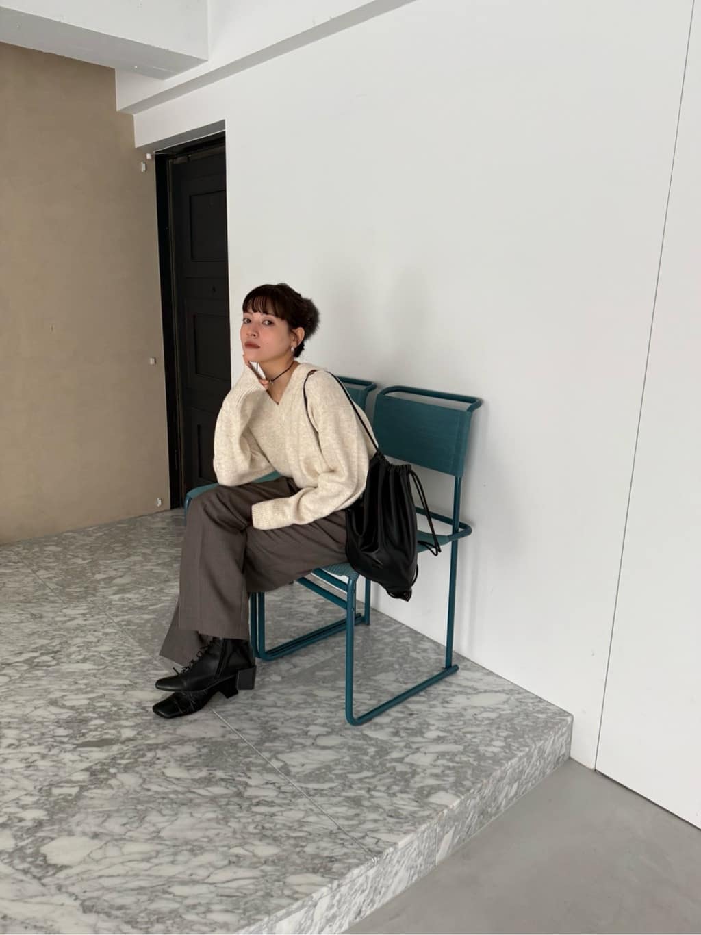 miyu maesakaさんの「CODE A｜M cloudy over V pullover」を使ったコーディネート