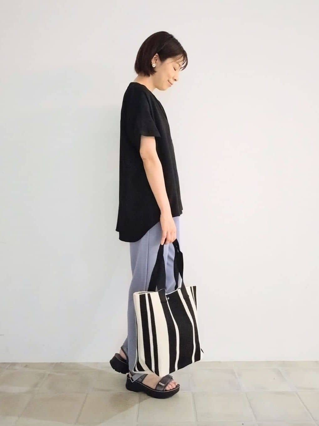 miomioさんの「SHOO･LA･RUE｜【洗える/プチプラ】大人の抜け感をプラスする バンドカラーシャツ」を使ったコーディネート