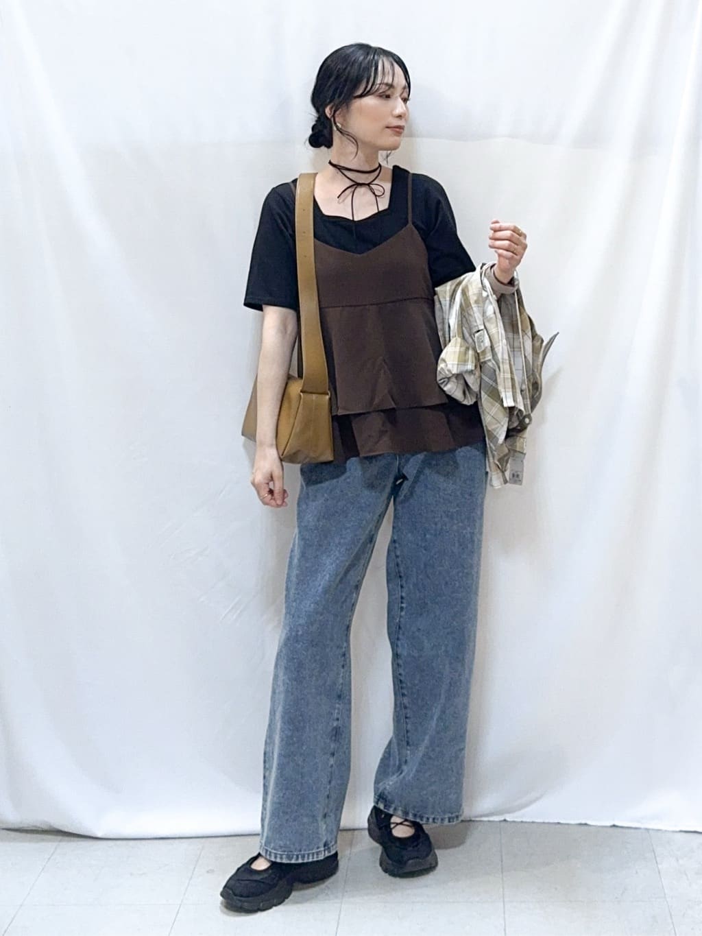 𝐇𝐢𝐫𝐨𝐦𝐢さんの「SHOO･LA･RUE｜【洗濯機可/S-LL】程よい抜け感 大人のチェックシャツ」を使ったコーディネート