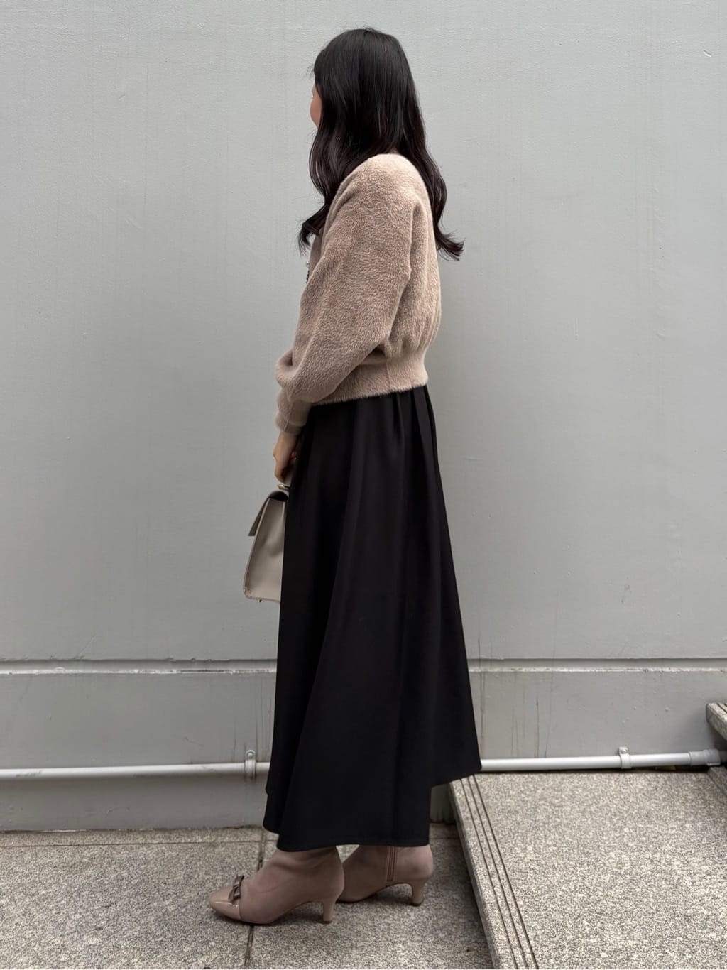 AOIさんの「Couture brooch｜【前後2WAY】Springフェザーカーデトップス」を使ったコーディネート
