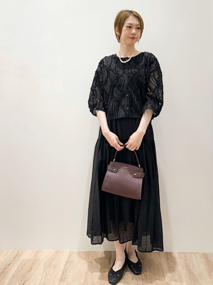 yurieさんの「OPAQUE.CLIP｜シアー刺繍レース前開きブラウス【洗濯機洗い可】」を使ったコーディネート
