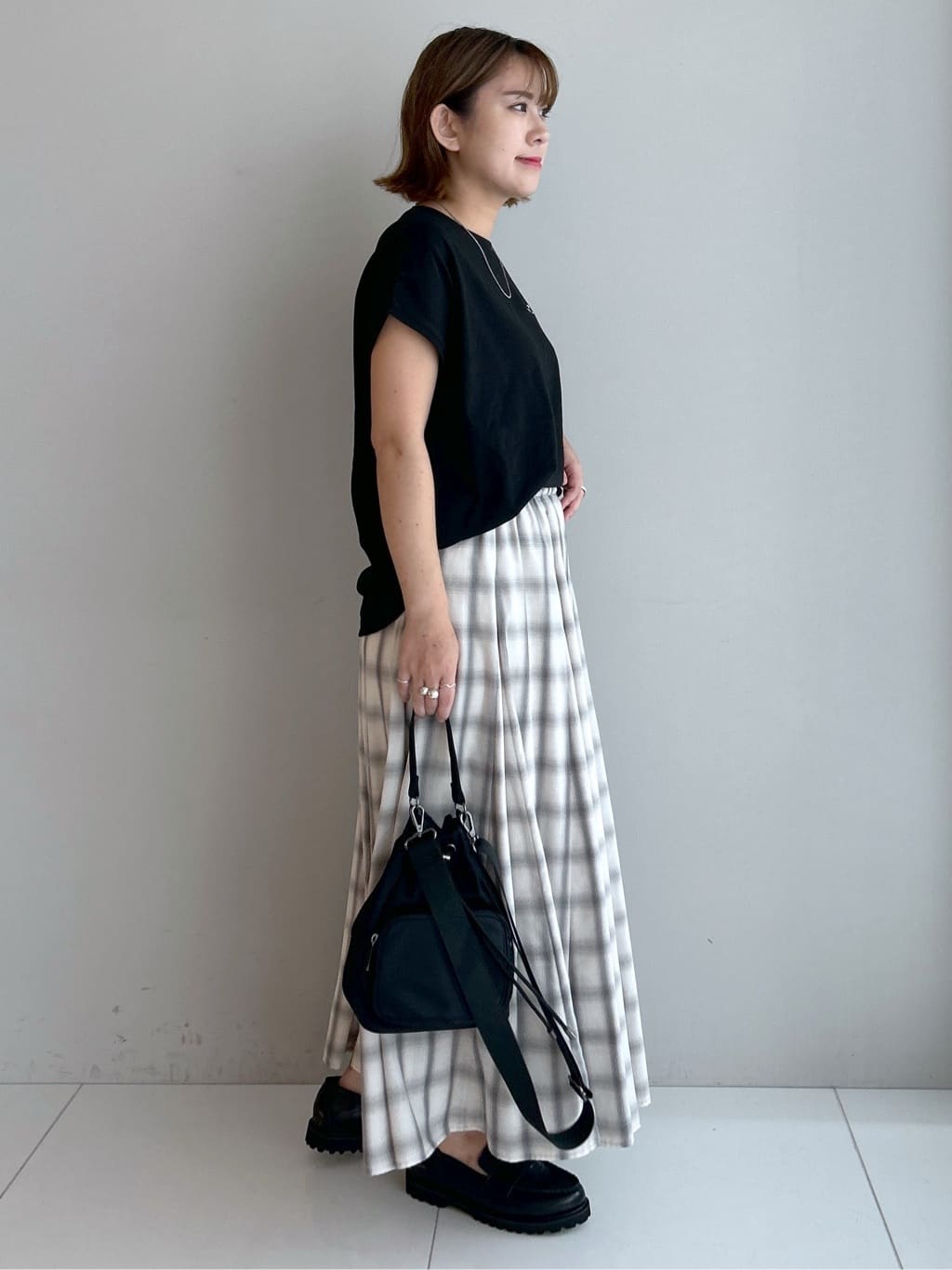 Hirokaさんの「Dessin｜【ウエストゴム・洗える】オンブレーチェック柄スカート」を使ったコーディネート