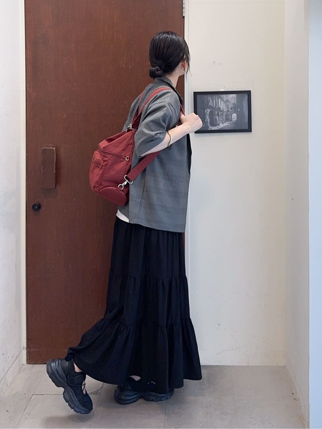 𝐇𝐢𝐫𝐨𝐦𝐢さんの「SHOO･LA･RUE｜【セットアップ可/洗濯後しわになりにくい】5分袖テーラードジャケット」を使ったコーディネート