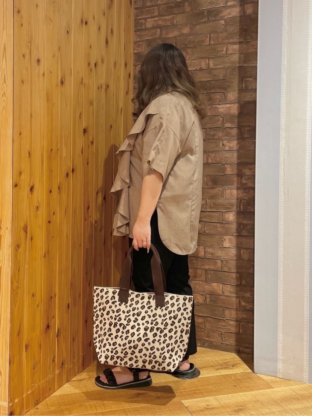 Risaさんの「SHOO･LA･RUE｜【洗える/S-LL/美脚シルエット】ハイパーストレッチ テーパードパンツ」を使ったコーディネート