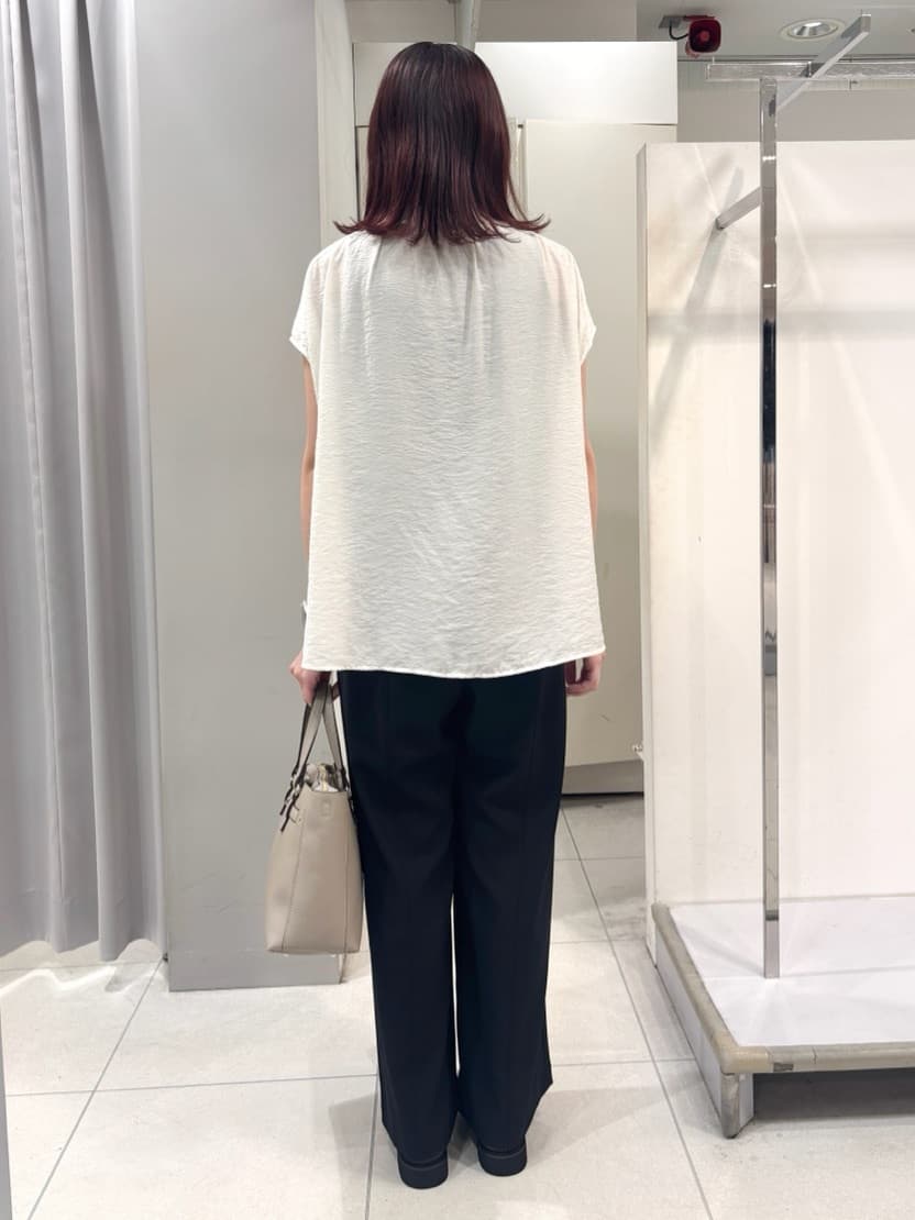 yuiさんの「Reflect｜【二の腕さりげなくカバー】バンドカラーブラウス」を使ったコーディネート