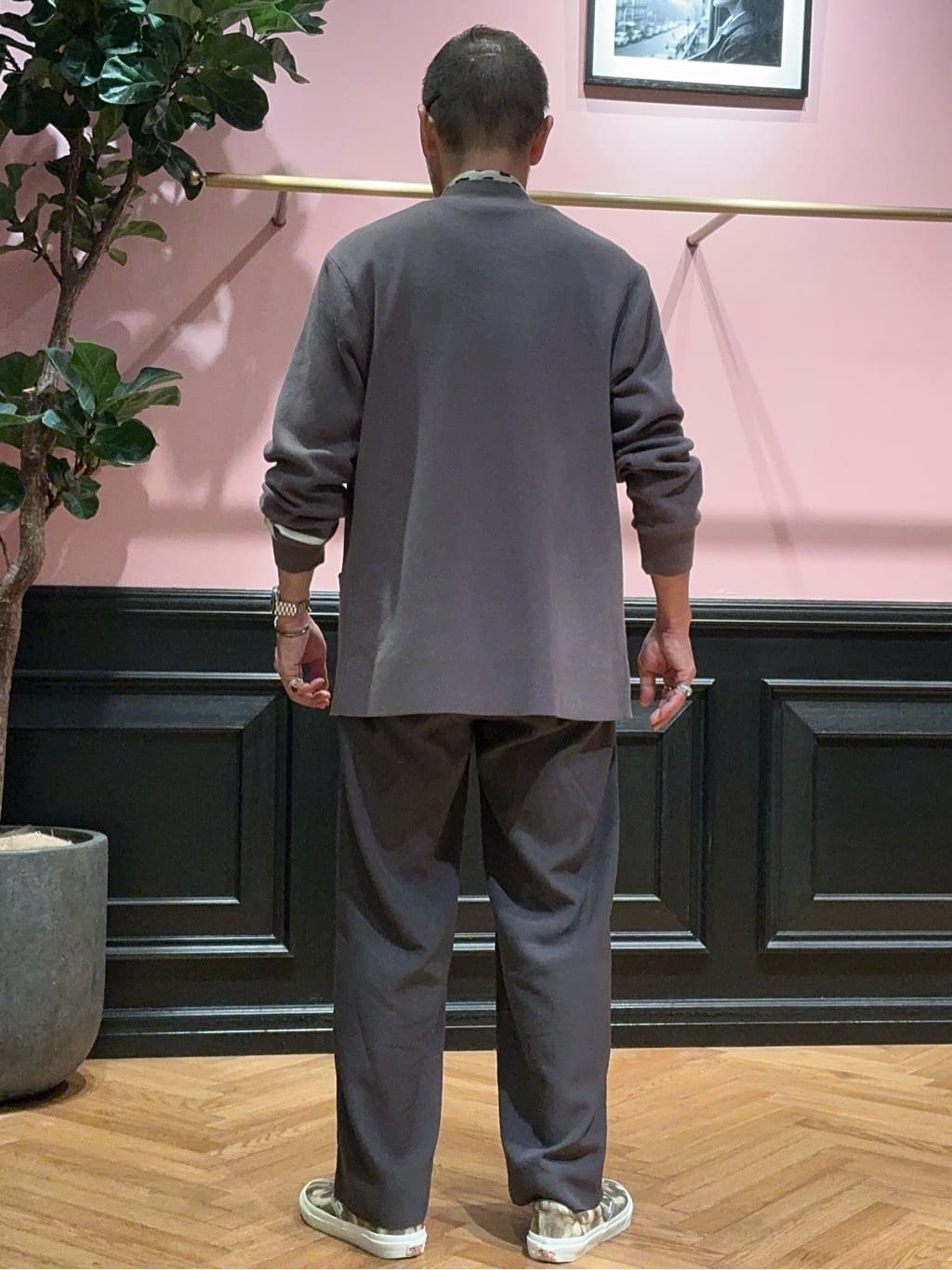 torigoeさんの「DRESSTERIOR｜【STORY11月号掲載】レオパードシルクスカーフ」を使ったコーディネート