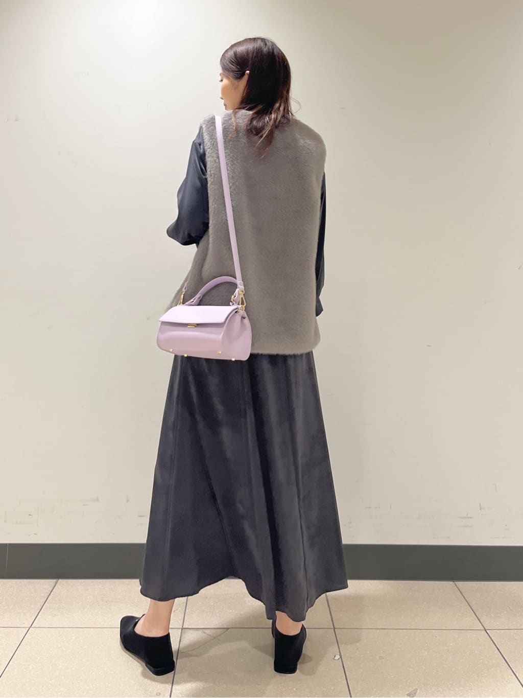 shokoさんの「INDIVI｜【セットアップ可能】スエード調サテンブラウス」を使ったコーディネート