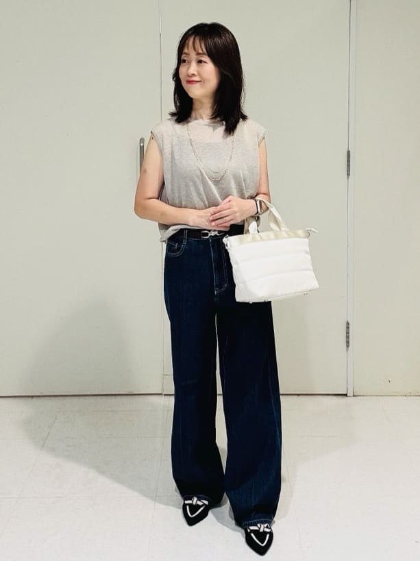 makiさんの「UNTITLED｜【アンサンブル可/洗える】シアーノースリーブ プルオーバー」を使ったコーディネート