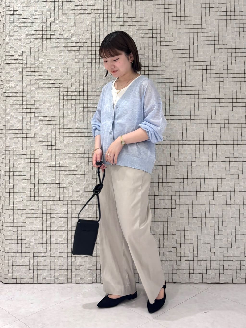 sakuさんの「INDIVI｜【程よいシアー素材/洗える】バイカラーラメカーディガン」を使ったコーディネート