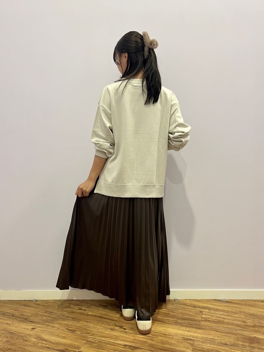 しいなさんの「SHOO･LA･RUE｜グラフィックアソート裏毛スウェット」を使ったコーディネート