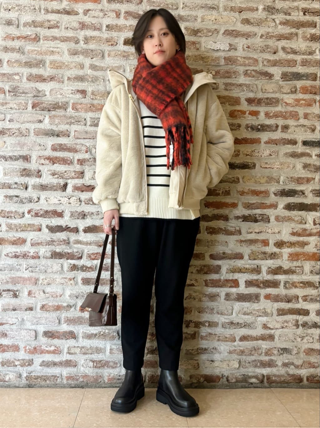 しばさんの「THE SHOP TK｜【2WAY/洗える】リバーシブル フェイクファーブルゾン」を使ったコーディネート