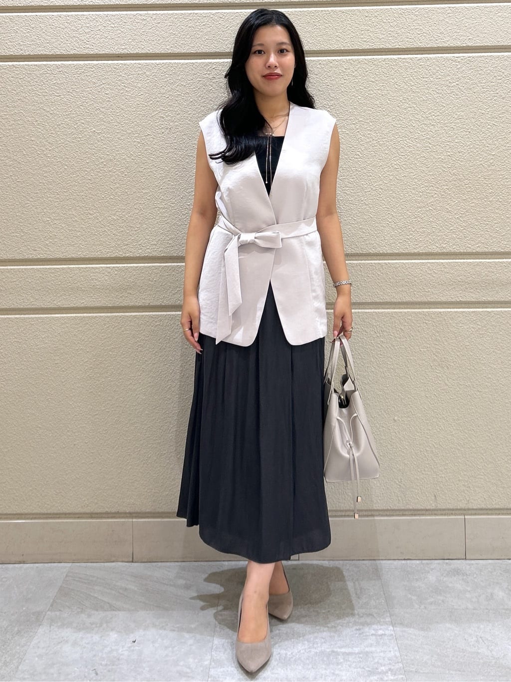 Momokaさんの「COUP DE CHANCE｜【手洗い可／日本製】カラーレスジレ」を使ったコーディネート