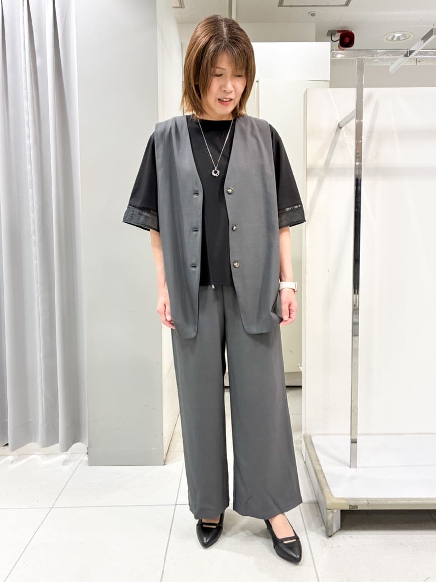 たみちゃんさんの「Reflect｜【ウエスト総ゴム／セットアップ／単品使いOK◎】ベスト＋ストレートパンツセット」を使ったコーディネート