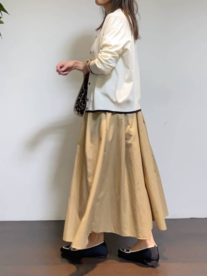 tomoさんの「UNTITLED｜【アンサンブル可/薄手】ベーシッククルーネックカーディガン」を使ったコーディネート