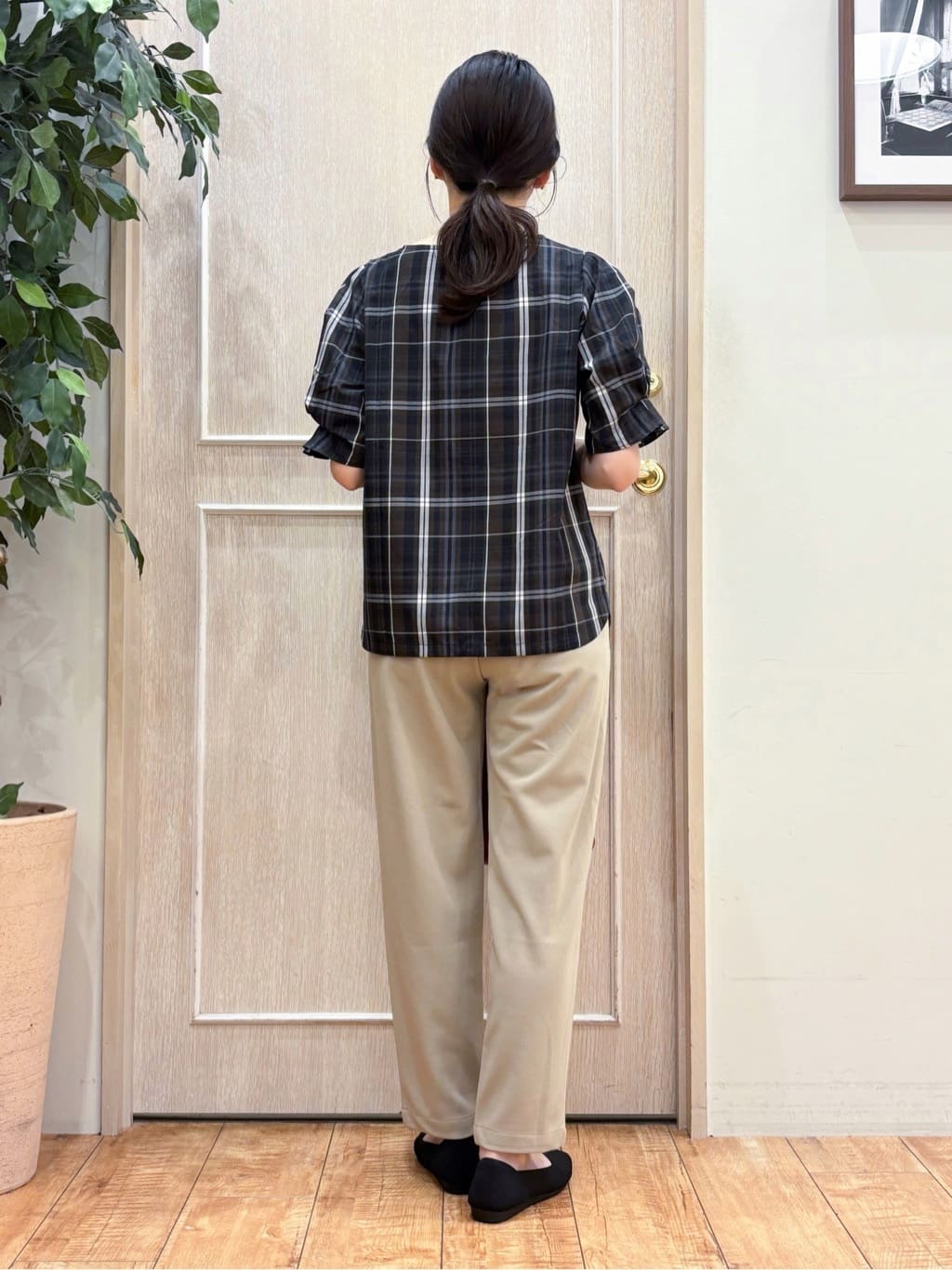 なみさんの「SHOO･LA･RUE｜【S-LL/5分袖】お袖タックできれいに魅せる 大人のチェックブラウス」を使ったコーディネート