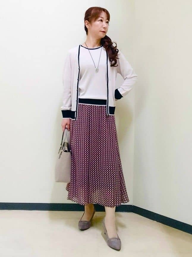 花さんの「Reflect｜【WEB先行カラーあり／手洗い可／アンサンブル可】バイカラーカーディガン」を使ったコーディネート