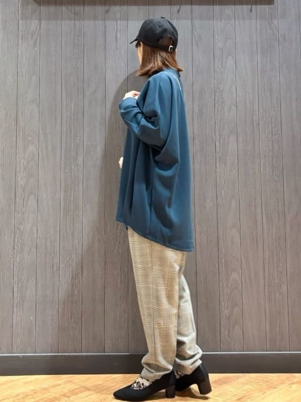 meiさんの「SHOO･LA･RUE｜【S-LL/体型カバー】とろみ感が心地よい 裾タック ドルマンチュニック」を使ったコーディネート