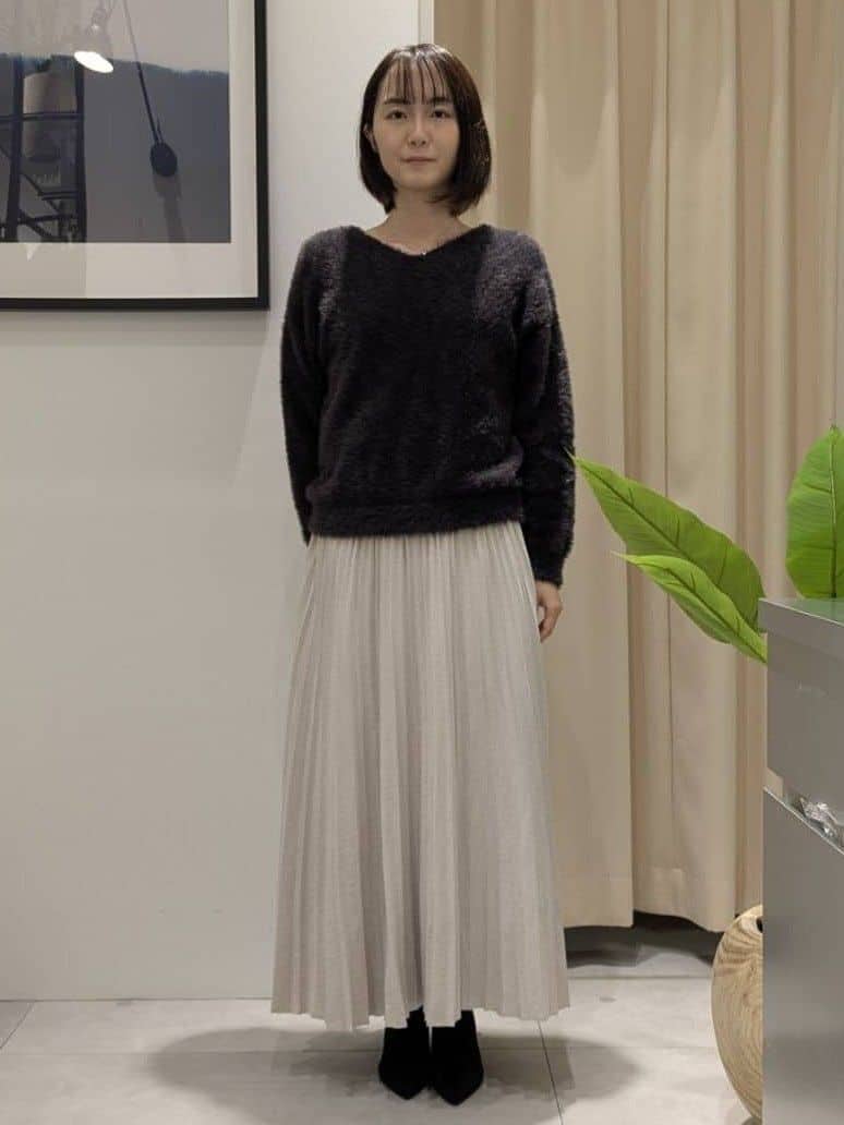 なめさんの「THE SHOP TK｜【華やかで柔らか】ふわふわフェザーニット/洗える・前後2WAY」を使ったコーディネート