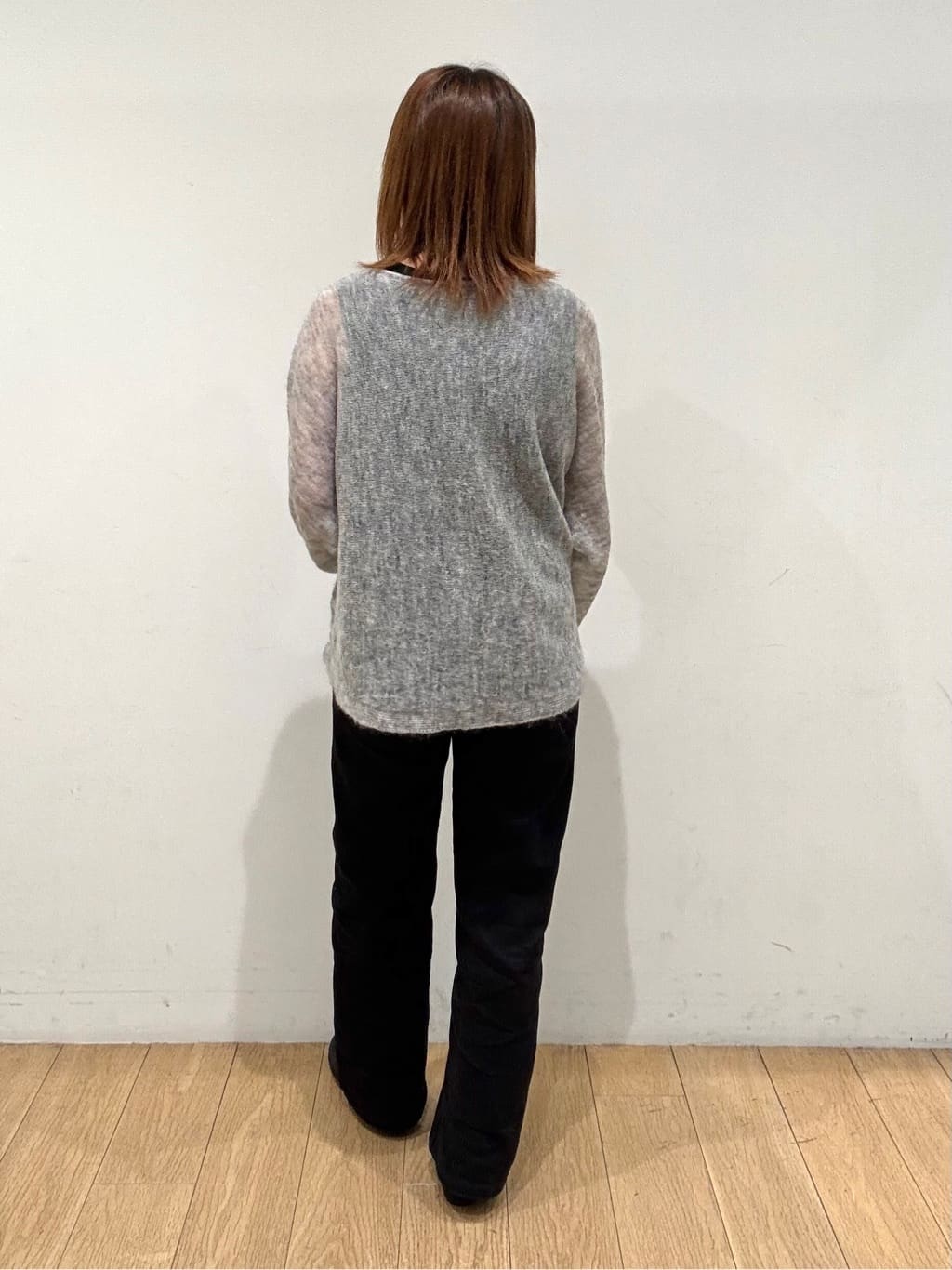 mikkoさんの「INDIVI｜【キッドモヘヤ素材】ラウンドヘムニット」を使ったコーディネート