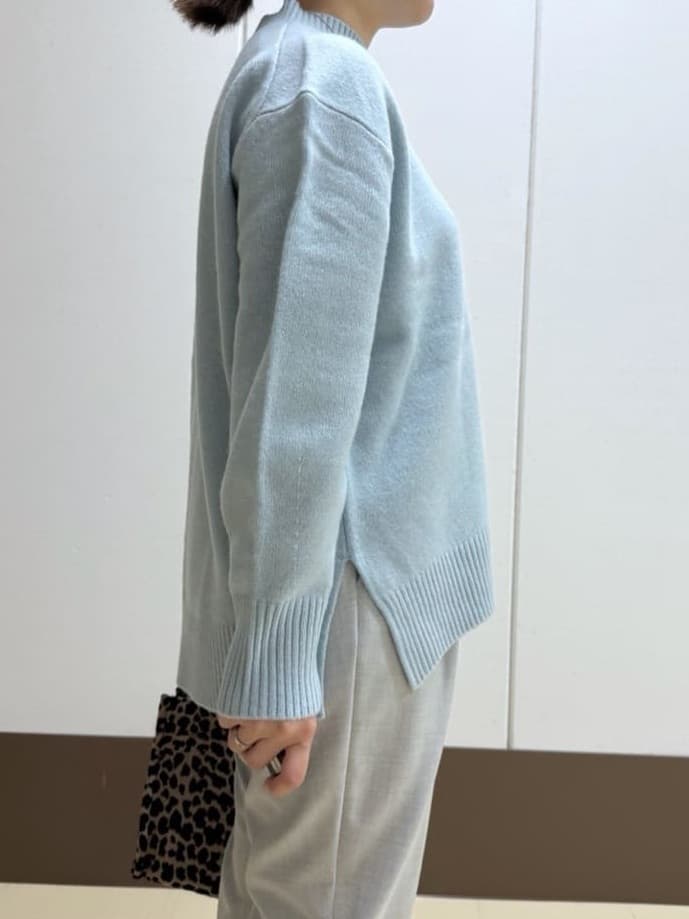 Rikoさんの「INDIVI｜【冬ニット人気NO．1！／カシミヤ混】ミドルゲージハイネックニット」を使ったコーディネート