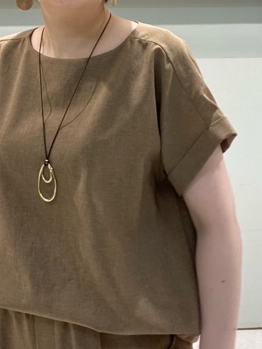 yukaさんの「UNTITLED｜【セットアップ可/はっ水/通勤】リラククール 半袖ブラウス」を使ったコーディネート