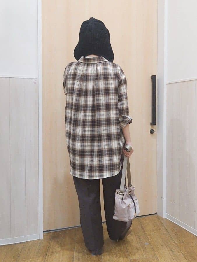 たぐちゃんさんの「SHOO･LA･RUE｜【S-LL】柔らかさが癖になる 起毛コットン オーバーサイズシャツ」を使ったコーディネート