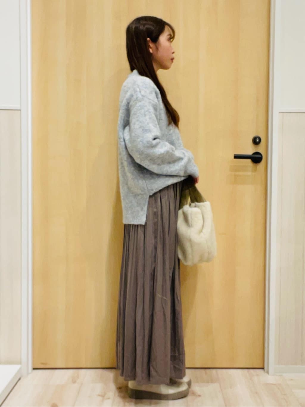minamiさんの「SHOO･LA･RUE｜ファー2層2WAYトートバッグ」を使ったコーディネート
