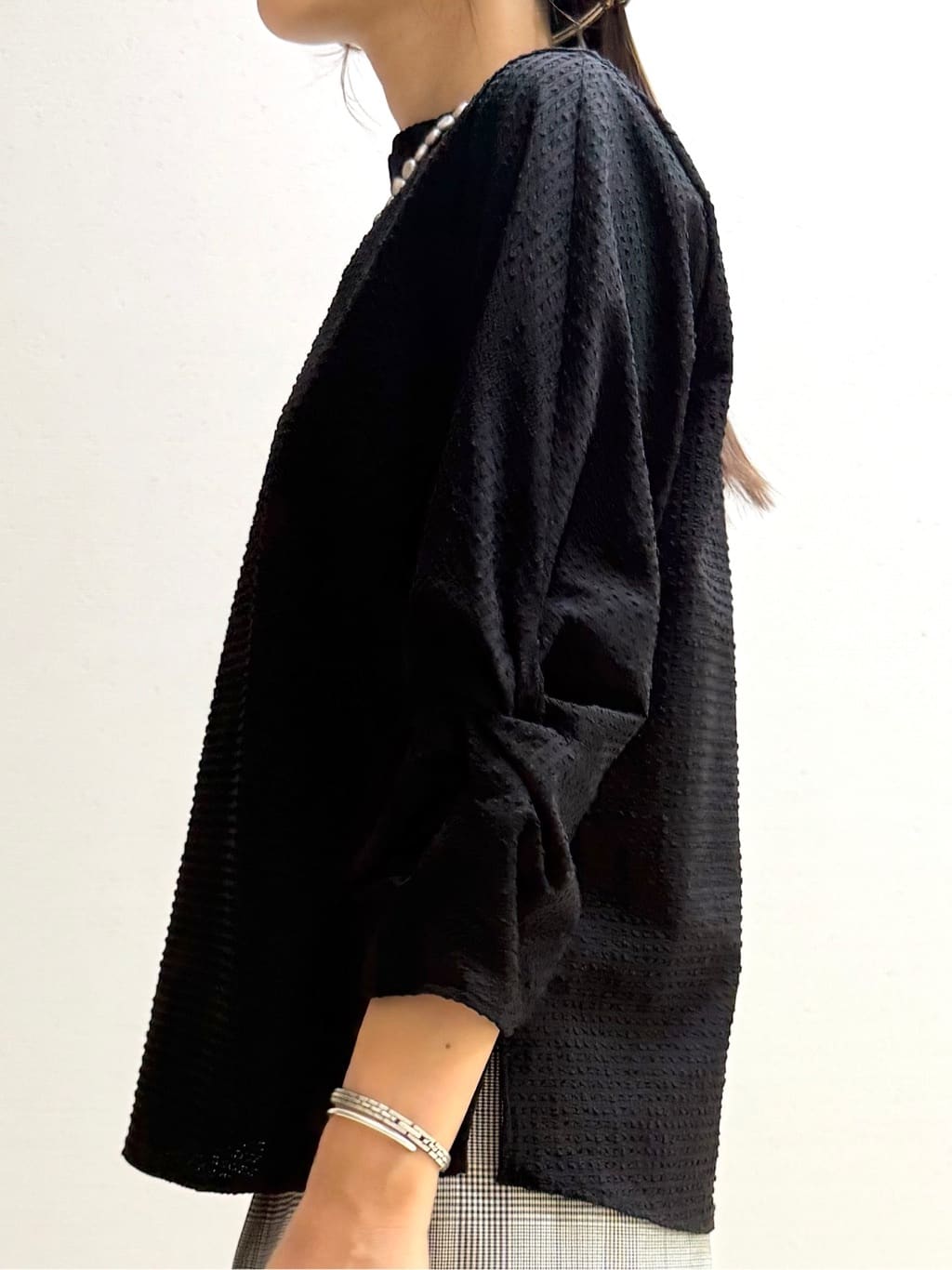 mamiさんの「INDIVI｜【UVケア／吸汗速乾】スリーブデザインブラウス」を使ったコーディネート