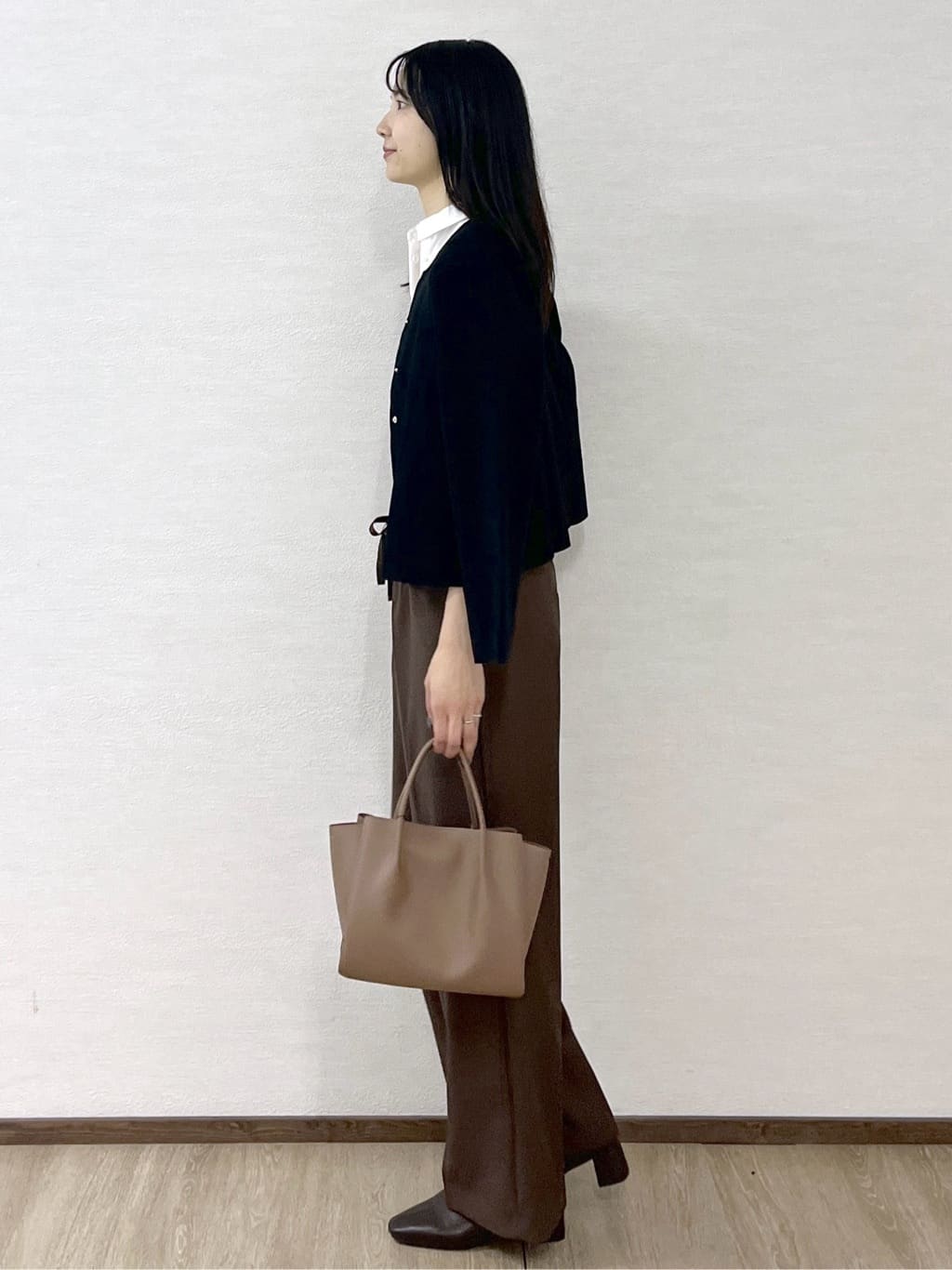 sachikoさんの「OPAQUE.CLIP｜ポケット刺繍レギュラーカラーシャツ【洗濯機OK】」を使ったコーディネート