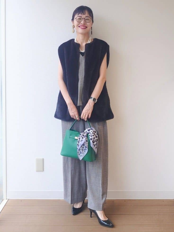 MUTSUKOさんの「UNTITLED｜【セットアップ可/洗える】梳毛調合繊Vネックベスト」を使ったコーディネート