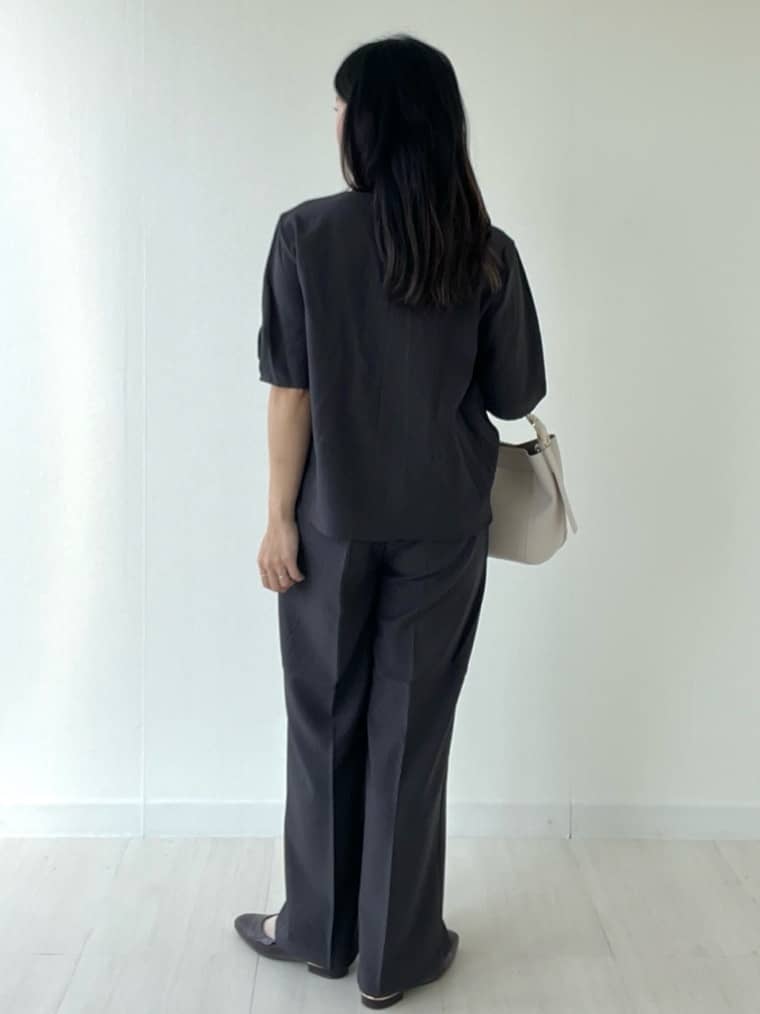 Mori Moriさんの「index｜ラメストライプタックスリーブブラウス／セットアップ可【洗濯機洗い可／防シワ／吸水速乾】」を使ったコーディネート