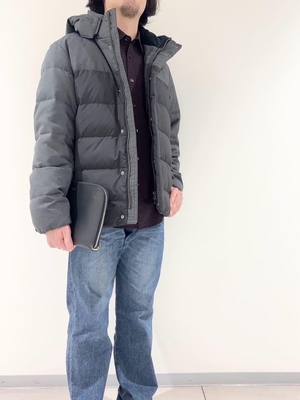 及川さんの「TAKEO KIKUCHI｜カラーコンビ ダウンブルゾン」を使ったコーディネート